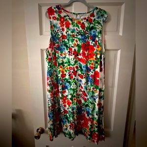 Calvin Klein lightweight, A-line, floral shift dress. PLUS SIZE 20W